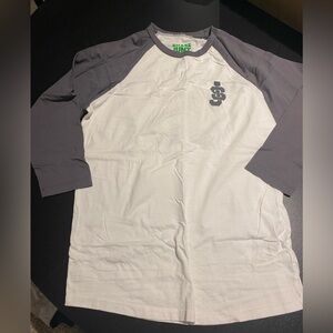 Men's Gray and White Raglan Sleeve Shirt